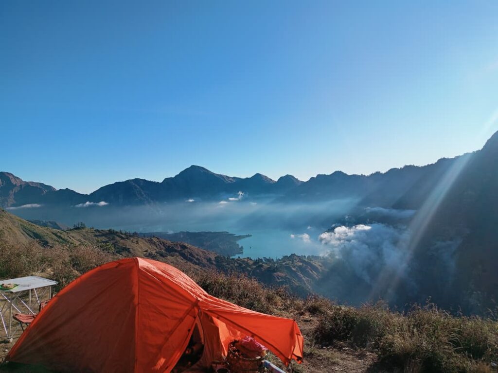 What Makes Mount Rinjani a Bucket-List Adventure for Travelers Worldwide?